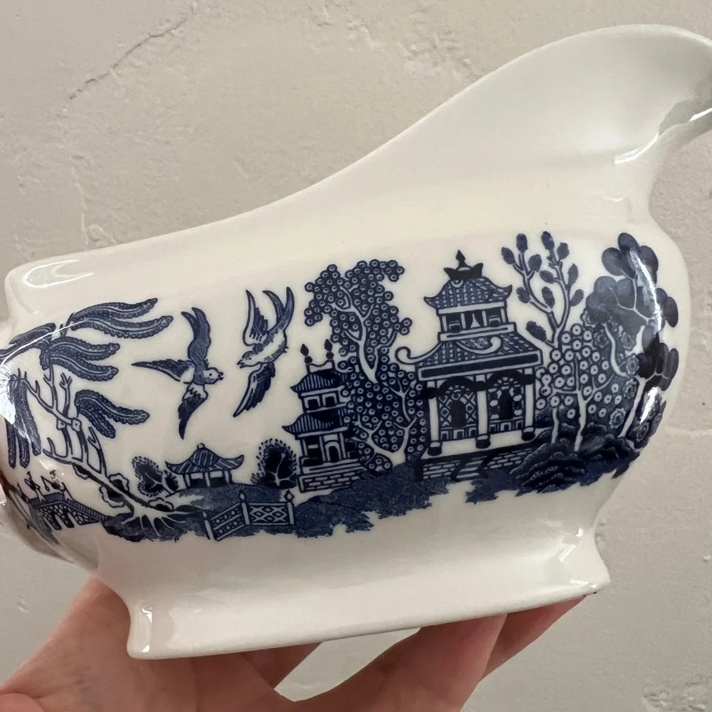 NWT Blue Willow Churchill ceramic Gravy Pitcher
